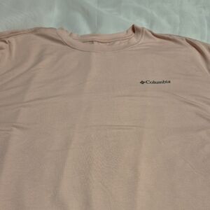 Columbia Men's Soft Pink Tee Size XL